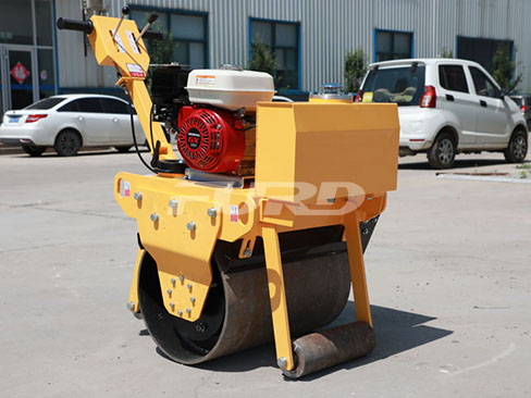要想小型壓路機壓實效果好還需要專業(yè)的方法！